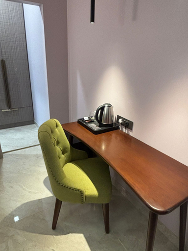 Room 4, THE WHITECLIFF INN, Delhi