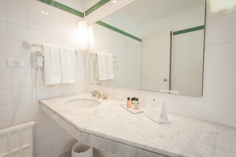 Bathroom 4, Hotel del Bosque, Pinamar