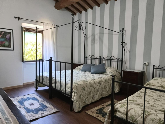 Bedroom 2, villa colticciola Agriturismo Marche, Pesaro E Urbino