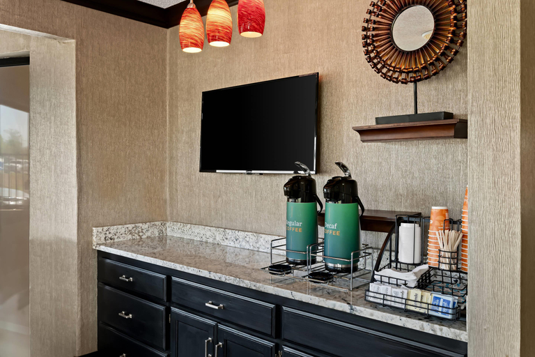 Others 5, Quality Inn & Suites, Desha