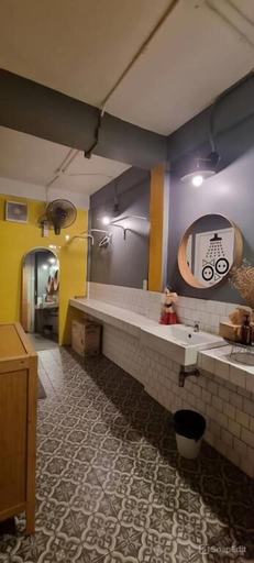 Shared bathroom 2, The Space Hometel - Women Only, Samphantawong