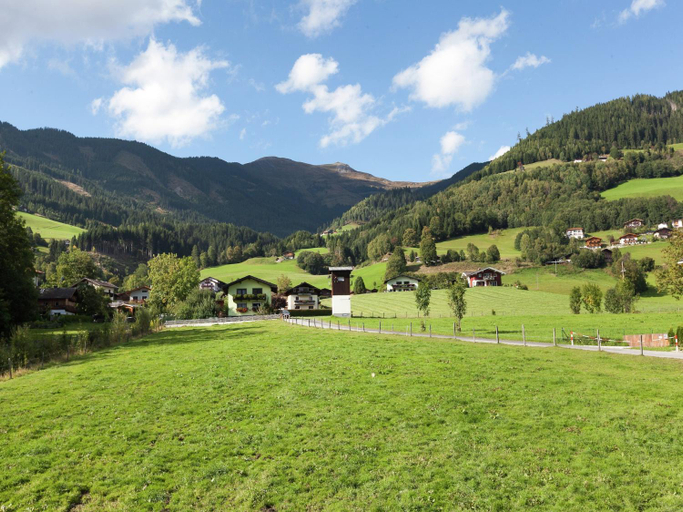 Others 4, Chalet in Piesendorf near Ski Slopes, Zell am See