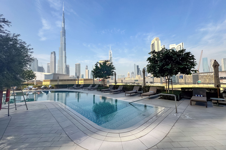 Pool 2, PVH - Magnificent 2BR - Vida Dubai Mall, Dubai