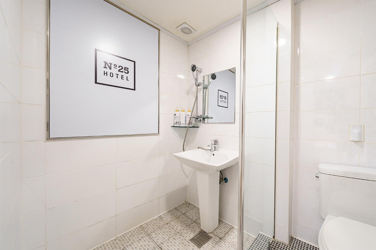 Bathroom 5, Gildong No. 25, Gandong
