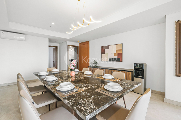 Dining room 4, Fenja by Kozystay - Senayan, Jakarta Selatan