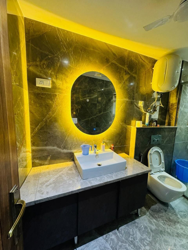 Bathroom, THE LUTF, Delhi