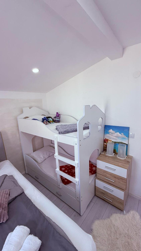 Bedroom 3, Vila Neyra, Pula