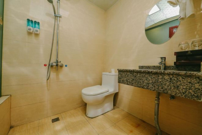 Bathroom 2, Panzhihua Kaidikangyang Hotel, Panzhihua