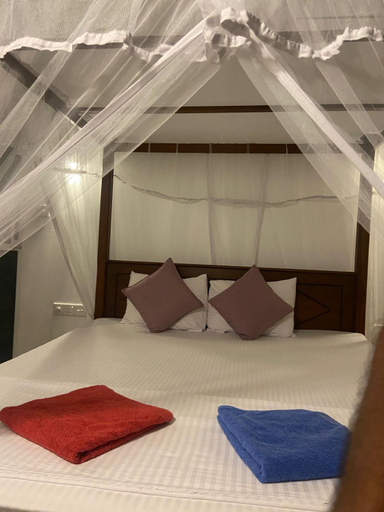 Bedroom 2, Mirissa Gold Rush Villa, Weligama