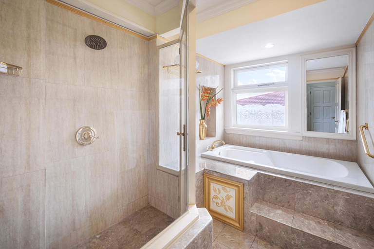 Bathroom 5, Terra Nova, BW Premier Collection