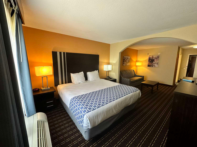 Bedroom 4, Best Western Plus Bass Hotel & Suites, Saint Clair
