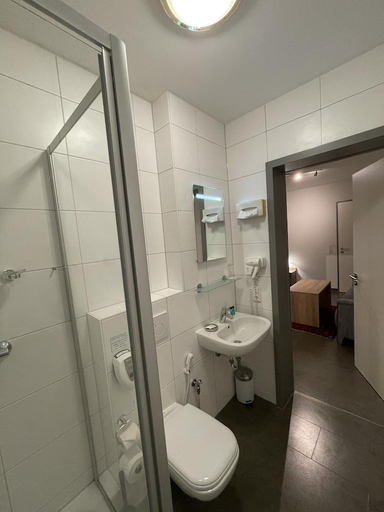 Bathroom 3, Hotel7Continents, Regensburg