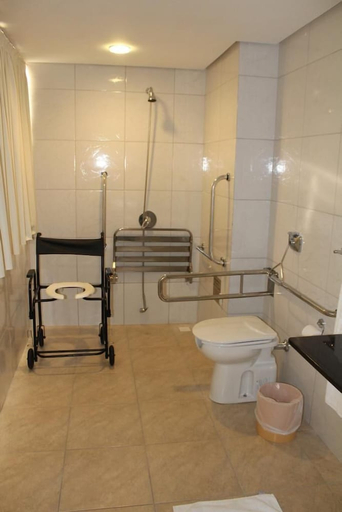 Bathroom 5, Bertaso Hotel, Chapecó