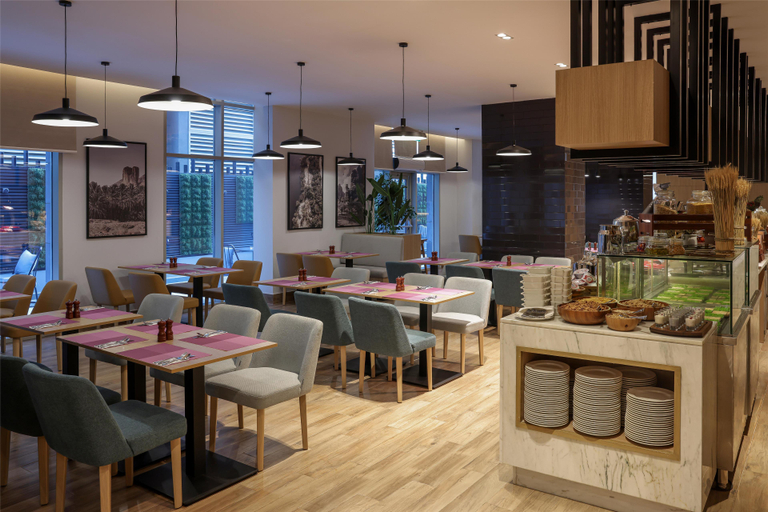 Food & Drinks 5, Radisson Hotel & Residence Riyadh Olaya, Riyadh