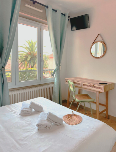 Room 4, Hôtel Fine, Pyrénées-Atlantiques