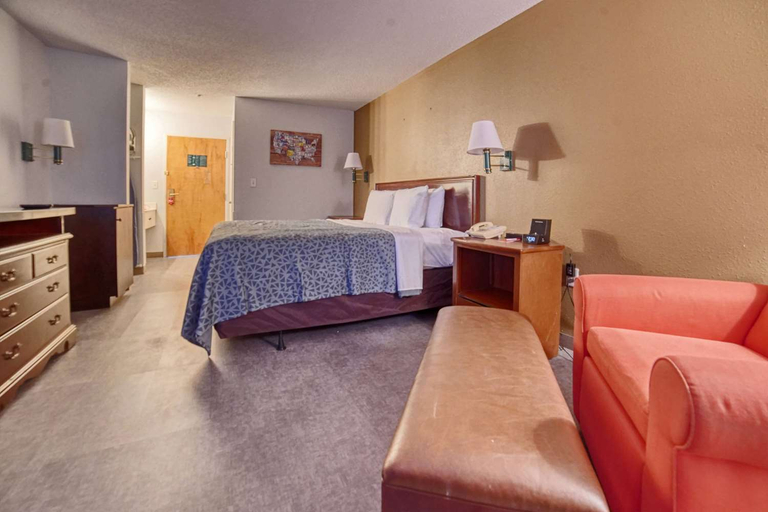 Bedroom 2, Raleigh near Walnut Creek Amphitheatre, Wake