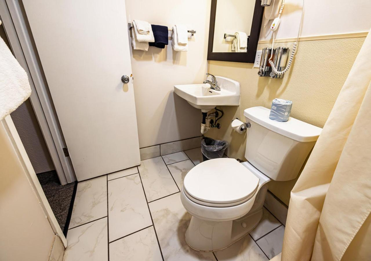 Bathroom 3, Stovepipe Wells, Inyo