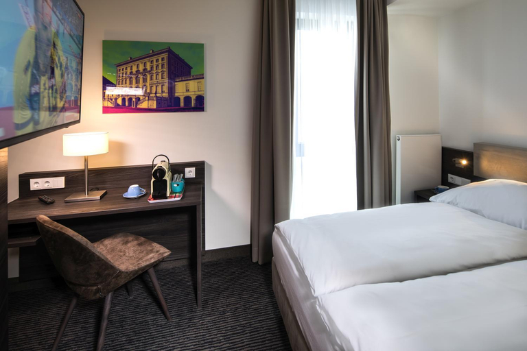 Bedroom 3, Hotel Sudstern, München