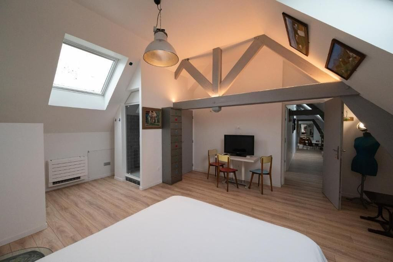 Room 5, Les Insolites, Oise