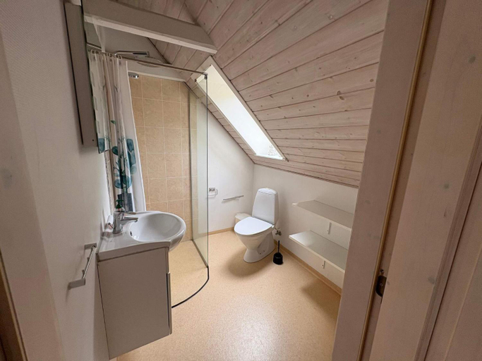 Bathroom 4, person holiday home in Henne, Varde