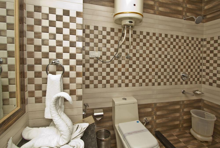 Bathroom, Royal Park Resorts, Kullu