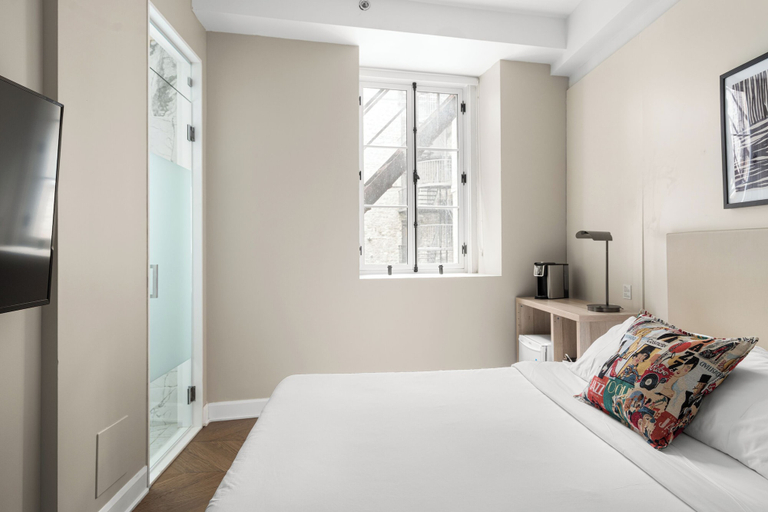 Room 4, The Bowery Lofts Hotel, Montréal