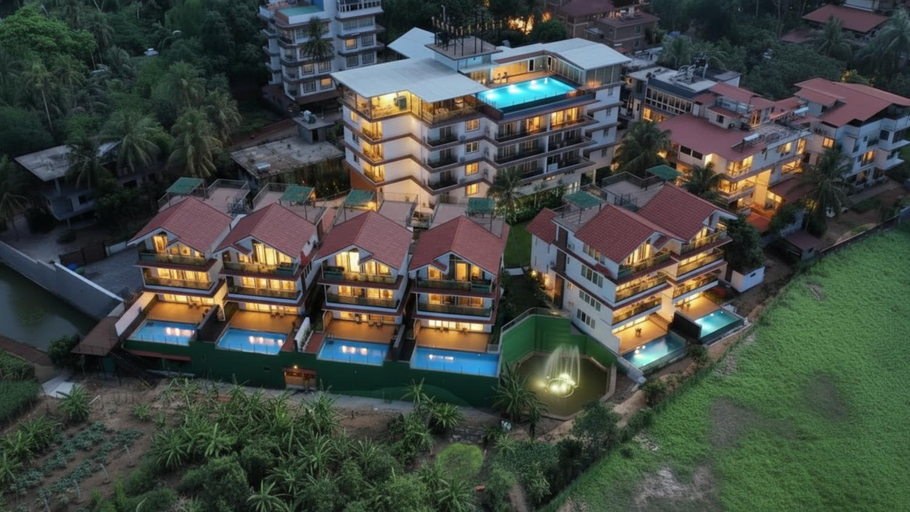 Exterior & Views
