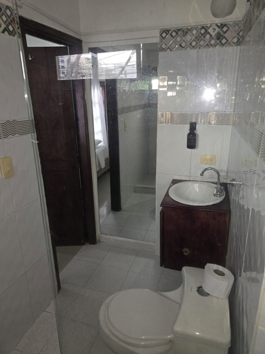 Bathroom 5, Hotel Rodadero Dorado, Santa Marta (Dist. Esp.)
