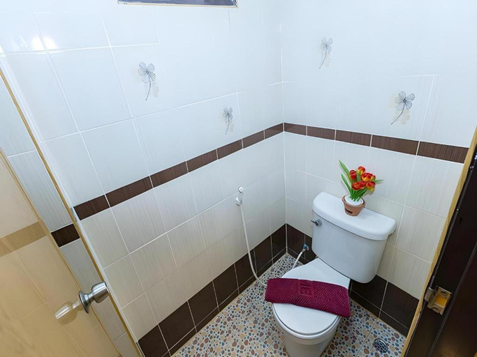 Bathroom 3, Baan Suan Rim Num Resort, Muang Surat Thani