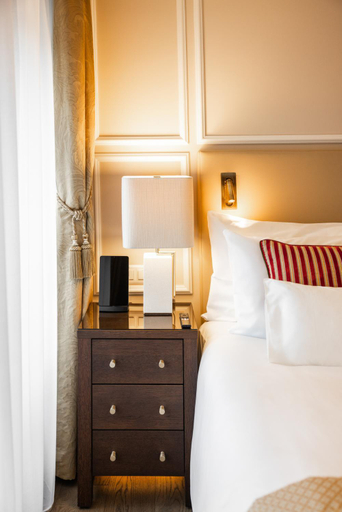 Bedroom 3, Grand Hotel National Luzern, Luzern