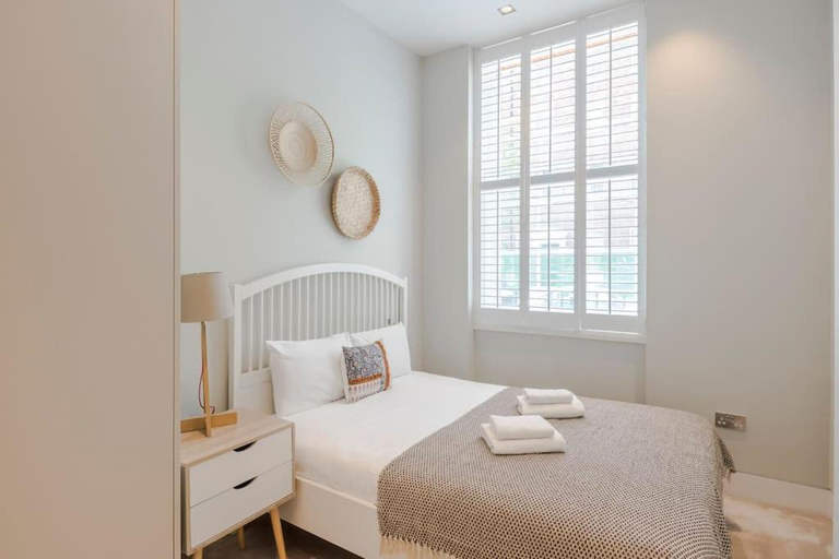 Bedroom 2, Central Holborn Bloomsbury flats, London