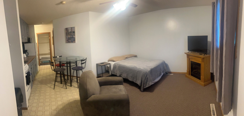 Room 4, Greenhead Motel, Division No. 13
