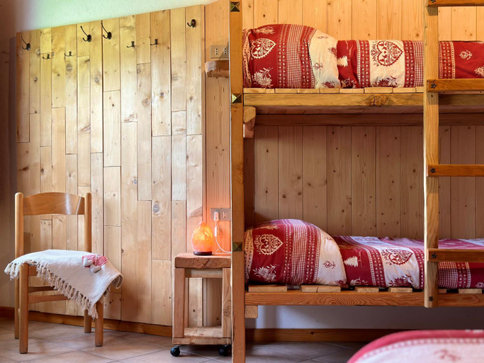 Bedroom 2, Chalet Rustico Bertolini per Gruppi!, Trento