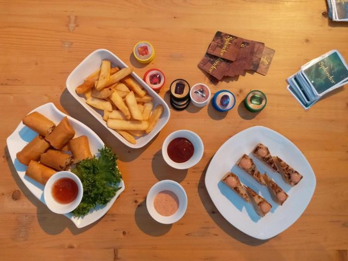 Food & Drinks 5, Kinnon Deluxe Hostel Coworking Cafe, Bang Rak