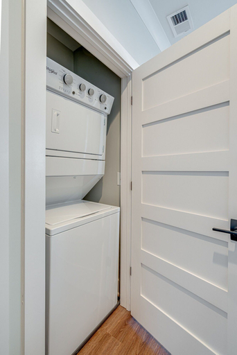 Interior 5, Merry Melrose -mins to Broadway- Sleeps 6, Davidson