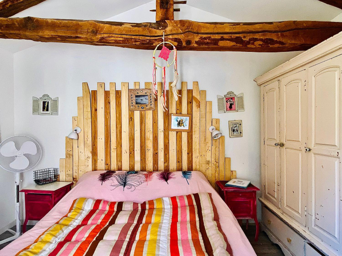 Bedroom 2, Studio le moulin de Pascale, Pyrénées-Atlantiques