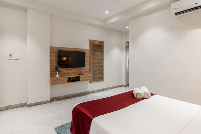 Bedroom 1, Royal Paris, Chennai
