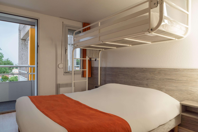 Bedroom 4, Hotel Recouvrance Saintes, Charente-Maritime