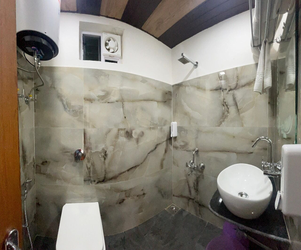 Bathroom 3, Hotel Gulmarg Residency, Sirohi