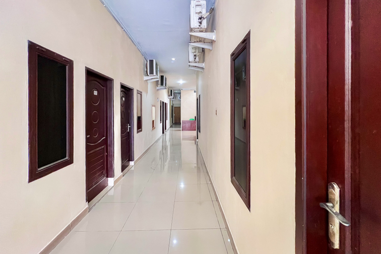 Others 5, RedDoorz @ Golden Gateway Medan, Medan