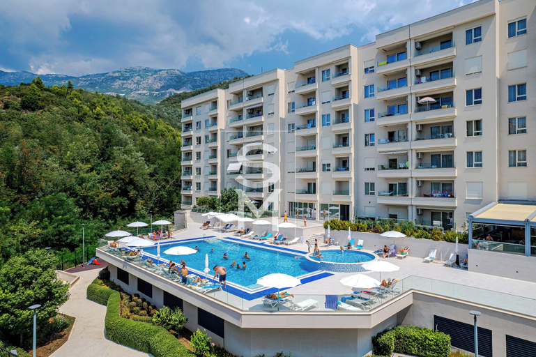 Exterior & Views 4, Status Apartments 100