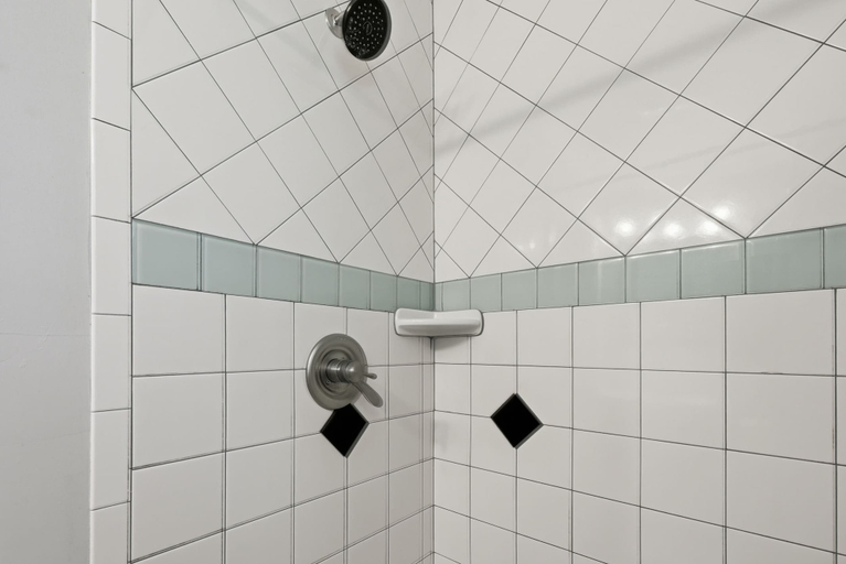 Bathroom 2, The Pearl Unit B, Stay for 4, Saint Johns