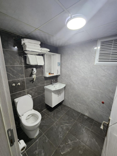 Bathroom 5, Yasam Otel, Buca