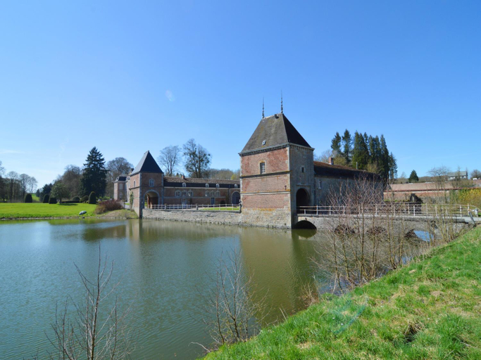 Exterior & Views 1, Elegant Castle Stay, Havelange, Namur