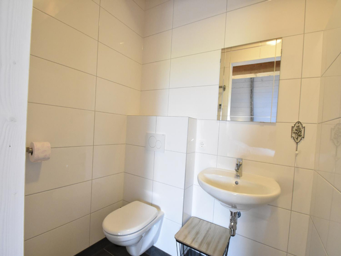 Bathroom 3, Studio Hazenborgh in Callantsoog near the sea, Zijpe