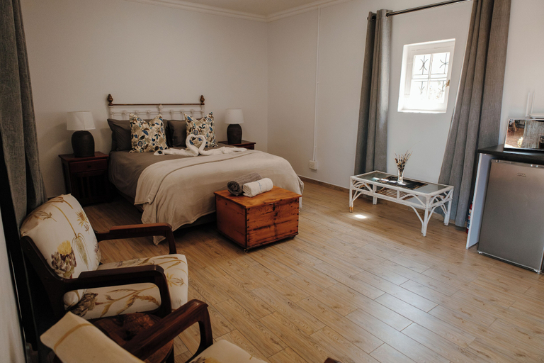 Room 2, The Old Posthouse, Eden