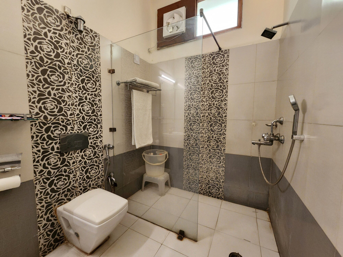Bathroom 3, Sunbird Tourist Resort, Faridabad