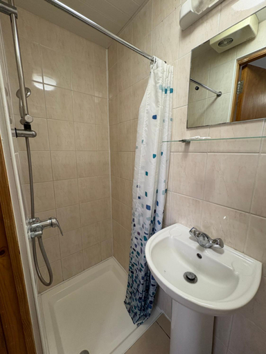 Bathroom 4, Carlton Hotel, London