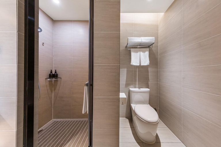Bathroom 4, JI Hotel Beijing Nanluoguxiang Andingmen Metro Station, Beijing