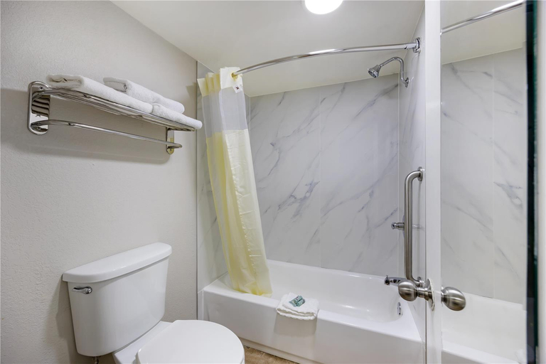 Bathroom 4, Best Western Fairwinds Inn, Cullman
